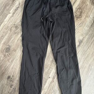 Lululemon size 4